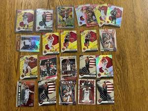 lot 77 image: LA Clippers Insert & Colored Cards