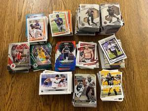 lot 81 image: Mixed Sports Cards