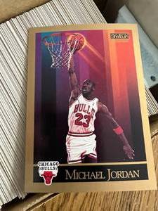 lot 106 image: 1990 Skybox Basketball Set