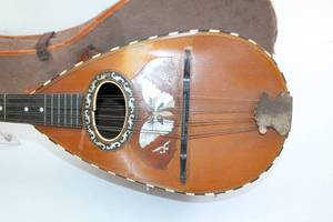 lot 2 image: Antique Howard W. Foote Mandolin