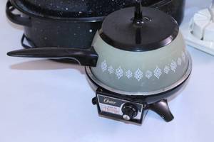 lot 110 image: Roaster, Fondue Pot & More