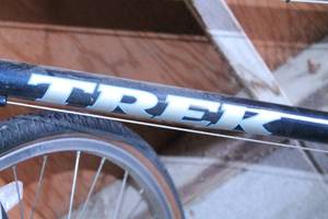 lot 64 image: Trek 700 Multitrack Bike