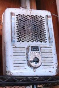 lot 70 image: Vintage Compound Mitre Joint Box