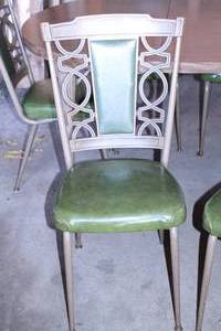 lot 27 image: Dinette Table & Chairs