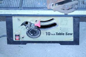 lot 88 image: 10 Portable Table Saw