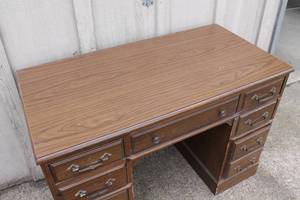 lot 120 image: Federal Style Desk