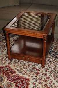 lot 18 image: Sheraton End Table