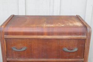 lot 46 image: Art Deco Chest of Drawers