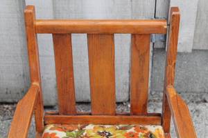 lot 48 image: Childrens Mission Oak Rocking Chair
