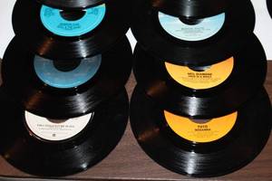 lot 114 image: Assortment of 45s