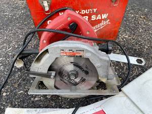 lot 31 image: Milwaukee 7.5 Circular Saw