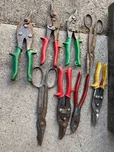 lot 35 image: Metal Snips & Toolbox