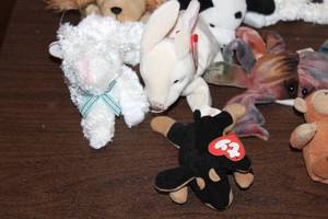 lot 158 image: Beanie Babies