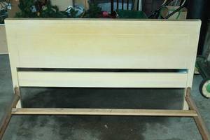 lot 160 image: Mid Century Modern Bed