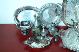 lot 170 image: Silver plate & Pewter Serveware & Decor