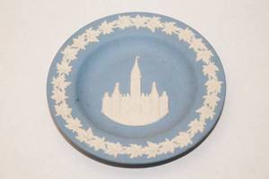 lot 106 image: Wedgewood Plates