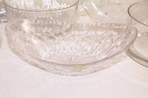 lot 109 image: Crystal and Glassware