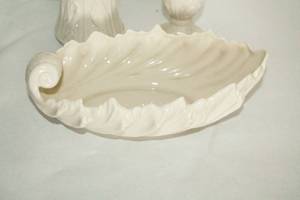 lot 89 image: Lenox Serving Dish & Vases