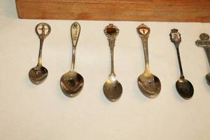 lot 150 image: Coffee Presses, Pitcher & Souvenir Sugar Spoons