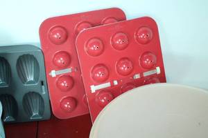 lot 164 image: Assorted Bakeware