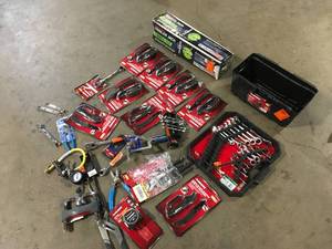 lot 32 image: Lot of Mixed Tools and Hardware Various Models and Conditions Customer Returns See Pictures