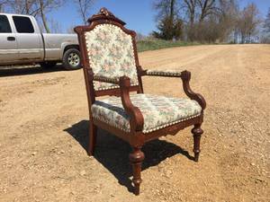 lot 7 image: Antique EastlakeVictorian Walnut Arm Chair