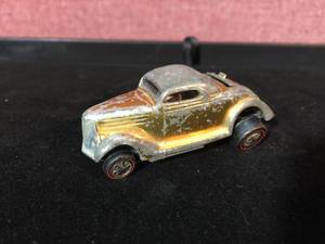 lot 43 image: Vintage Hot Wheels Classic 36 Ford Coupe Redline