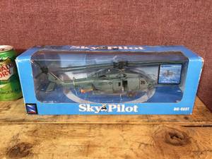 lot 51 image: NewRay Sky Pilot Die-Cast Helicopter