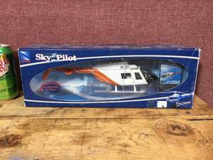lot 52 image: NewRay Sky Pilot Die-Cast Helicopter