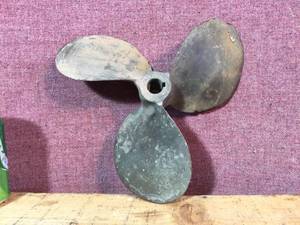 lot 60 image: Vintage Michigan Aqua Master Brass 3 Blade Propeller