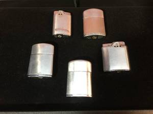 lot 70 image: Vintage 5 Ronson Pocket Lighters