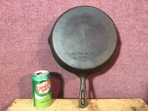 lot 82 image: Cast Iron Skillet 10 12