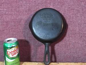 lot 83 image: Vintage Wagner Ware #3 Cast Iron Skillet
