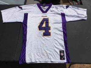lot 104 image: Minnesota Vikings Brett Favre Jersey