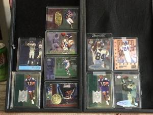 lot 110 image: 10 Randy Moss Collector Cards