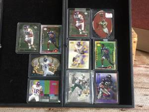 lot 111 image: 10 Randy Moss Rookie Cards
