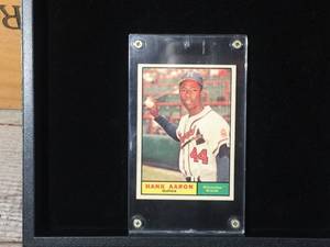 lot 114 image: Topps Hank Aaron 1961 Baseball Card