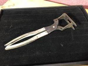 lot 145 image: K-D MFG. NO. 435 Mopar DoorWindow Pliers Tool