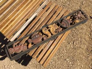 lot 152 image: Cast Iron Decorative Bench Back