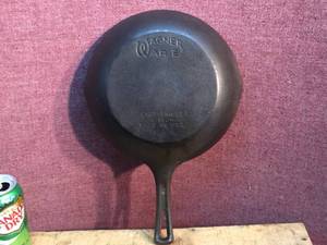 lot 189 image: Wagner Ware Cast Iron Chef Skillet