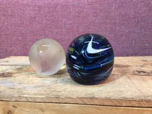 lot 199 image: 2 Art Glass Paper Weights