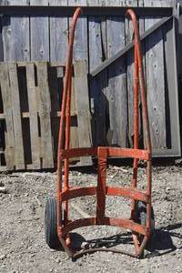 lot 28 image: Barrel Dolly