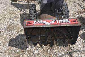 lot 15 image: Swisher Snowblower