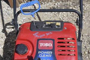 lot 13 image: Toro Power Clear 621R Snow Thrower  #2  For PartsRepair