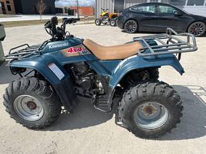 lot 2 image: 1998 Kawasaki 300 4 Wheeler