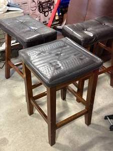 lot 51 image: Lot of 3 Barstools 23 Inches Tall