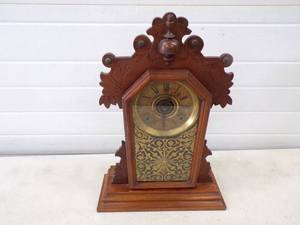 lot 1 image: The E. Ingraham & Co Mantle Clock