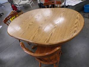 lot 11 image: Oak Kitchen Table with 3 Chairs