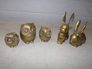 lot 30 image: 5 Brass Animals