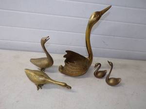 lot 31 image: 5 Brass Birds